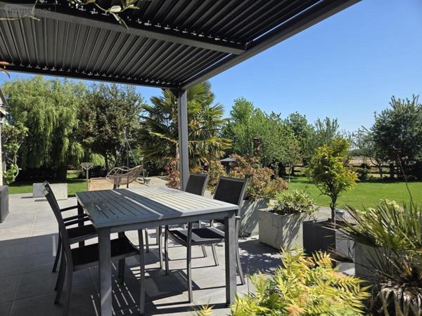 Maison à vendre à Château-Gontier-sur-Mayenne en Mayenne (53200), ref : 53073-1720