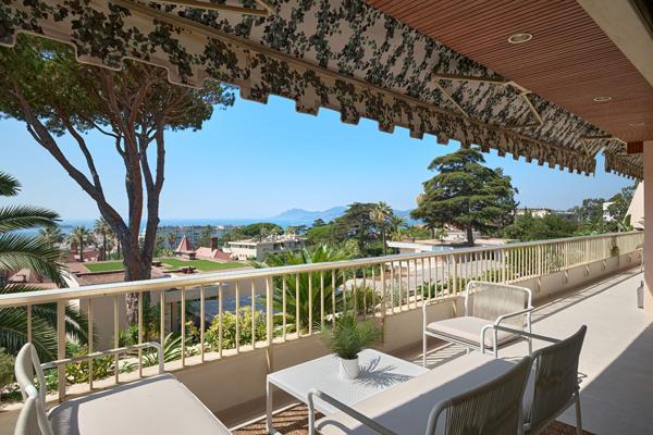 CANNES CALIFORNIE - SUPERBE 5 PIÈCES - TERRASSE & VUE MER