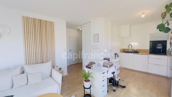 BREST (29) – Quartier Mésioual : superbe appartement T2 de 46,54 m² habitable, situé au dernier étage, avec terrasse ensoleillée, parking souterrain et cave.