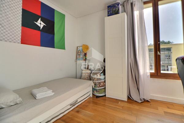 Appartement d'Exception au Dernier Étage, Lumière et Sérénité à Le Plessis-Bouchard