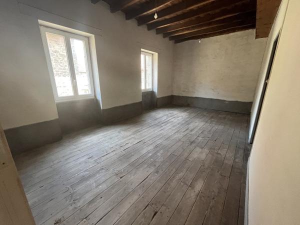 Maison à vendre 46 000 € Saint-Yrieix-les-Bois 7 p 160 m² DPE G