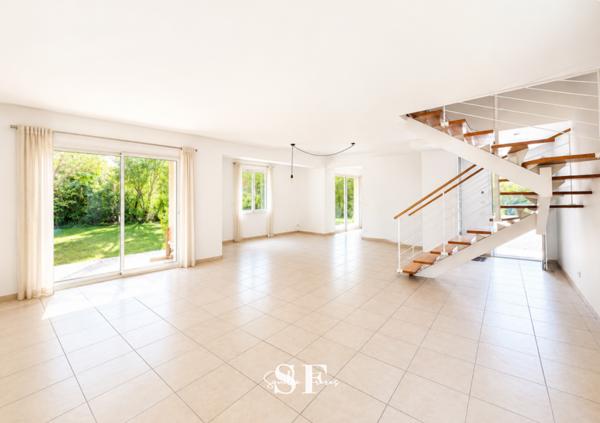 Maison 7 pièce(s) 5 chambre(s) 190 m²