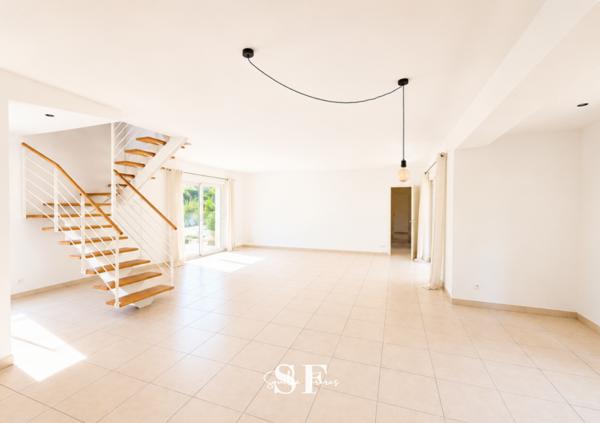 Maison 7 pièce(s) 5 chambre(s) 190 m²