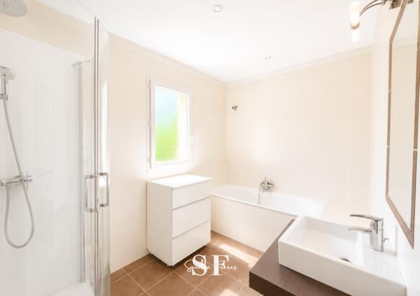 Maison 7 pièce(s) 5 chambre(s) 190 m²