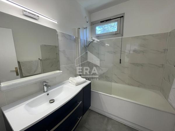 A LOUER - 3 PIECES MEUBLE - SECTEUR TORSE - TERRASSE - PARKING - PISCINE COLLECTIVE