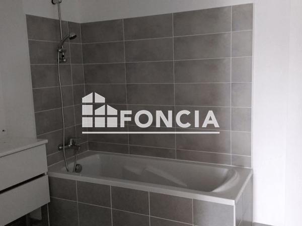 Location Appartement 3 pièces 64.53 m² - AVENUE GABRIEL BARBAROUX Le Luc 83340