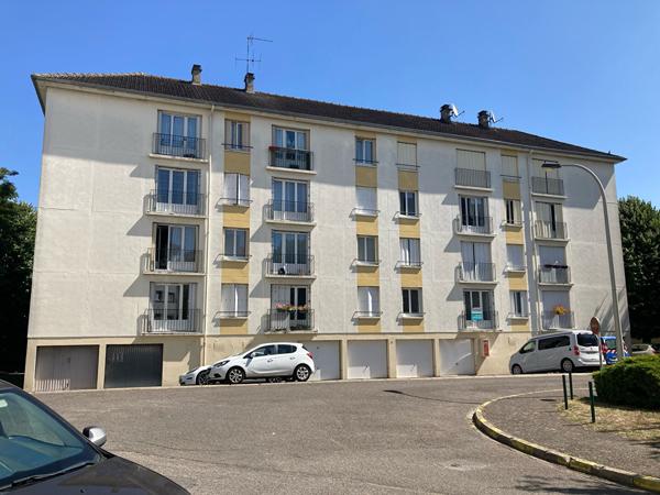 Appartement 3 pièces vendu-loué 700 euros HC à Etampes, à 500m du RER C