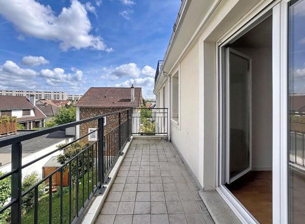 Plein centre ville Un appartement type 3 pièces avec Terrasse et parking !
