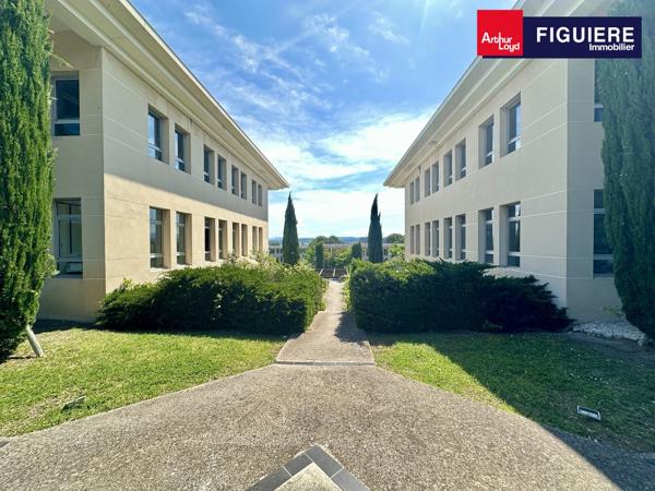 EXCLUSIVITÉ - BUREAUX À VENDRE AVEC VUE DÉGAGÉE