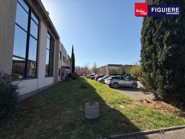 BUREAUX AVEC PARKINGS PRIVATIFS À LOUER AIX EST