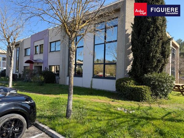BUREAUX AVEC PARKINGS PRIVATIFS À LOUER AIX EST