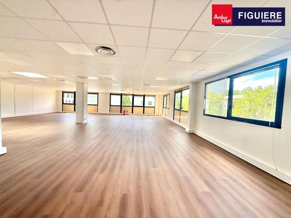 BUREAUX AVEC PARKINGS PRIVATIFS À LOUER AIX EST