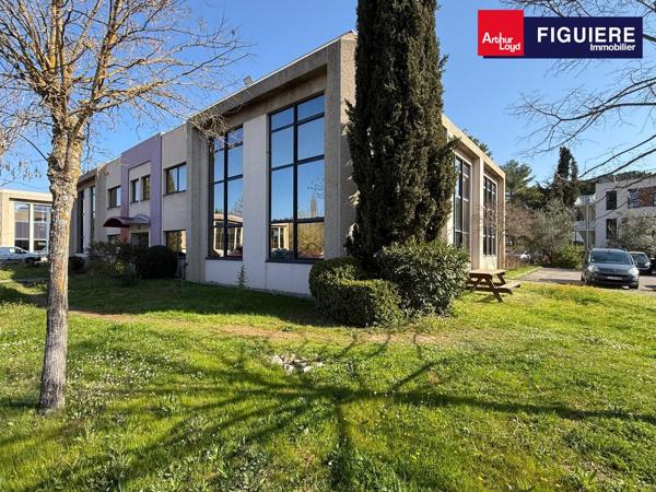 BUREAUX AVEC PARKINGS PRIVATIFS À LOUER AIX EST