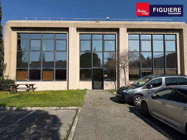 BUREAUX AVEC PARKINGS PRIVATIFS À LOUER AIX EST
