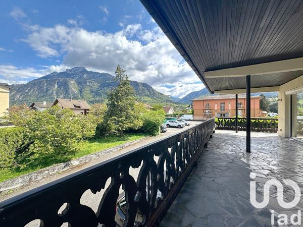 Appartement 4 pièces de 86 m² à Saint-Pierre-en-Faucigny (74800)