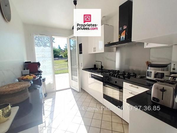 Pavillon 3 chambres. Garage.  terrain 640 m²