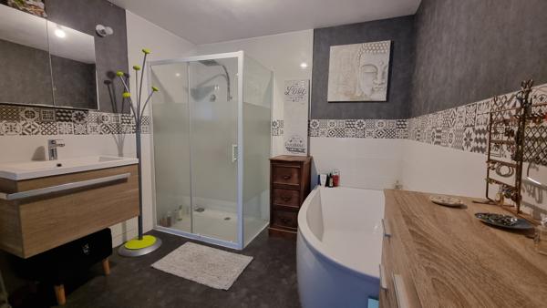 Maison de ville rénovée avec goût – 200 m² au cœur de la cité