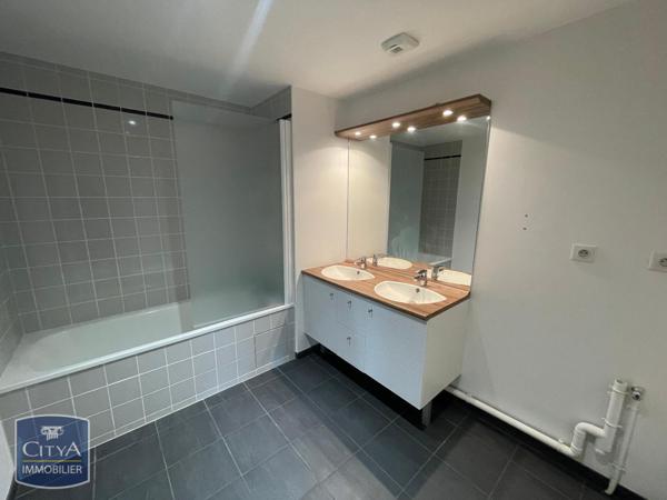 Appartement à louer 4 pièces 103.1m²