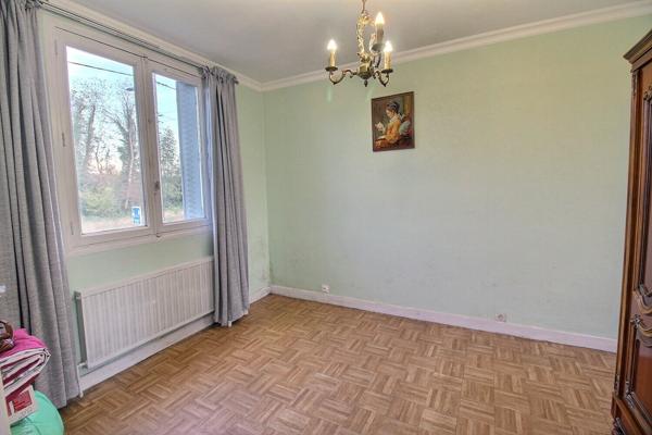 Maison sur sous-sol à rénover avec grand terrain - Secteur NOGENT-LE-ROI