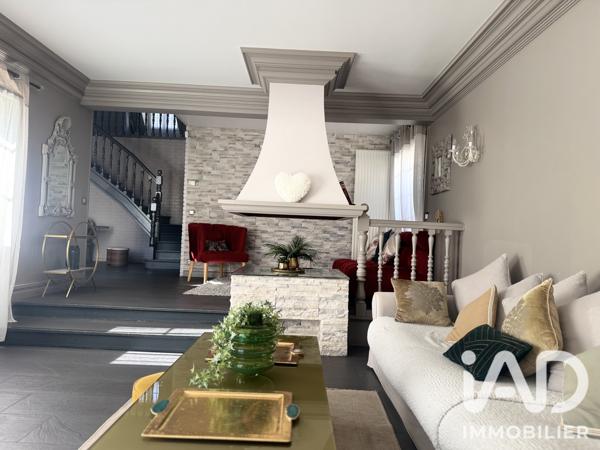 Maison à vendre 8 pièces 208,9 m² Fontenay-en-Parisis