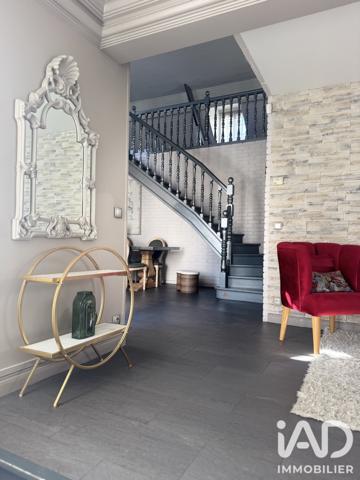 Maison à vendre 8 pièces 208,9 m² Fontenay-en-Parisis