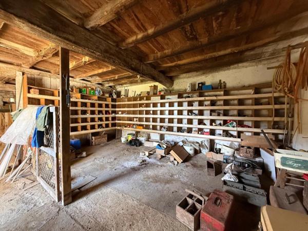 Dpt Hautes Pyrénées (65), à vendre SADOURNIN corps de ferme avec maison T6 de 125m² + grandes dépendances attenantes sur 8280 m² de terrain, au calme