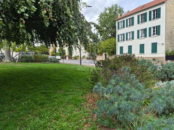 Appartement Saint Germain En Laye 2 pièce(s) 291 000 € **  - Référence  18852