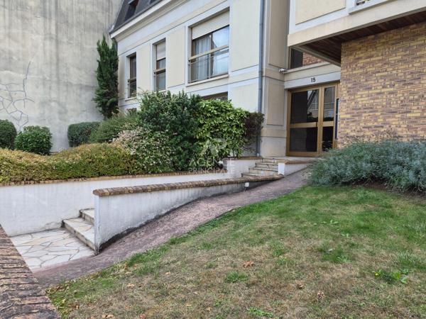 Appartement Saint Germain En Laye 2 pièce(s) 291 000 € **  - Référence  18852