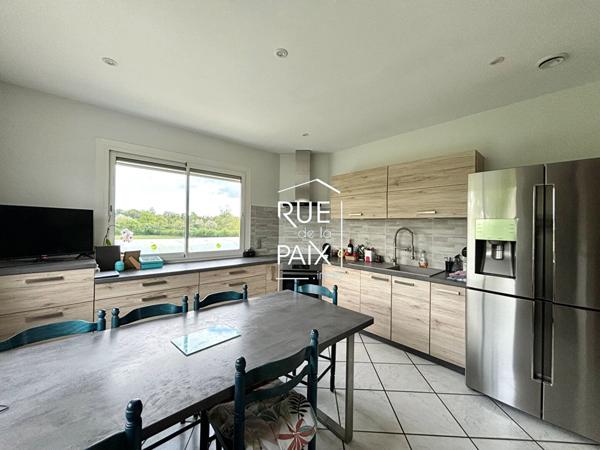 79200 CHATILLON SUR THOUET Maison rénovée au calme avec piscine à Chatillon-sur-Thouet