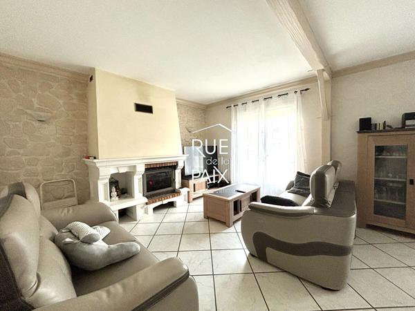 79200 CHATILLON SUR THOUET Maison rénovée au calme avec piscine à Chatillon-sur-Thouet