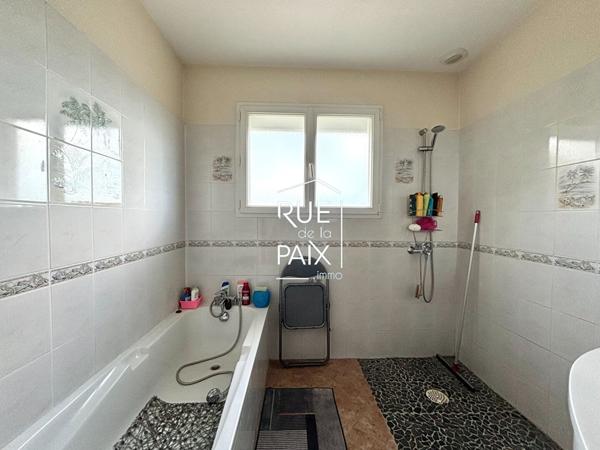 79200 CHATILLON SUR THOUET Maison rénovée au calme avec piscine à Chatillon-sur-Thouet