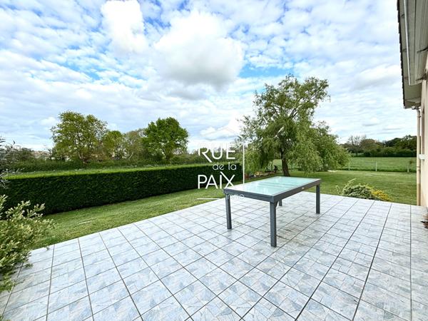 79200 CHATILLON SUR THOUET Maison rénovée au calme avec piscine à Chatillon-sur-Thouet