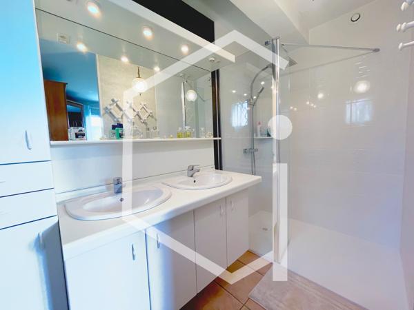 Maison 6 pièce(s) 4 chambre(s) 151 m²