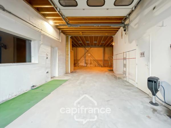 LOCAL – BUREAUX – ENTREPÔT 321 m² – QUETIGNY (21800)
