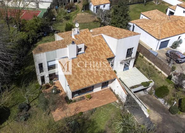 Lumineuse maison d’Architecte atypique à Lagord