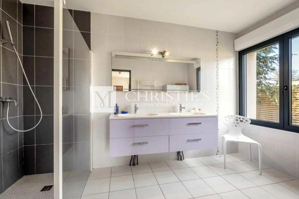 Lumineuse maison d’Architecte atypique à Lagord