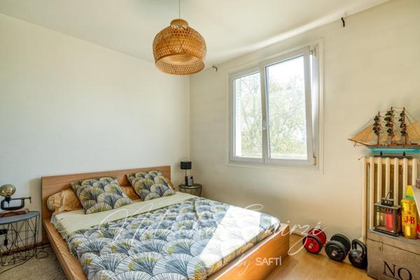 Appartement traversant et lumineux en dernier étage, dans le centre-ville de Montesson