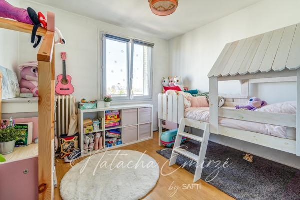 Appartement traversant et lumineux en dernier étage, dans le centre-ville de Montesson