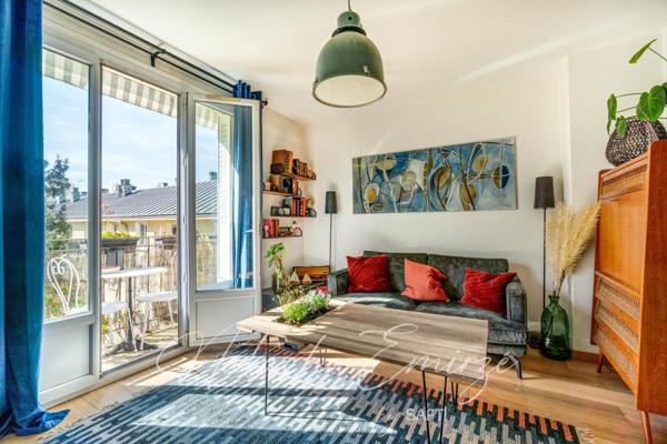 Appartement traversant et lumineux en dernier étage, dans le centre-ville de Montesson