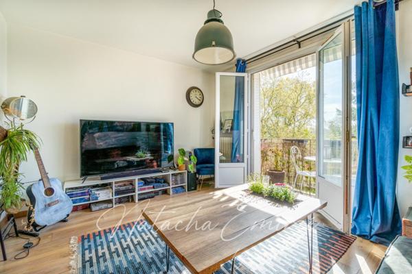 Appartement traversant et lumineux en dernier étage, dans le centre-ville de Montesson