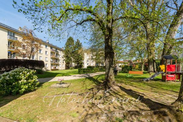 Appartement traversant et lumineux en dernier étage, dans le centre-ville de Montesson
