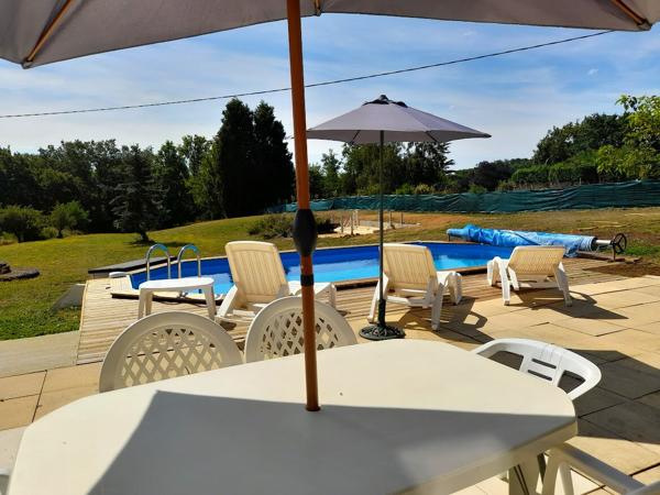 Maison en pierre sur joli terrain arboré et vallonné à Saint Martin des Fontaines
