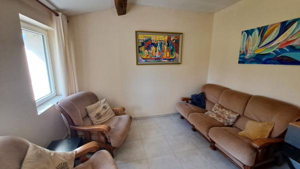 Maison en pierre sur joli terrain arboré et vallonné à Saint Martin des Fontaines