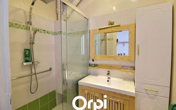 Appartement à louer    2 pièces •  Marseille 7