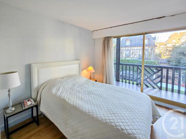 Appartement F2 à vendre  2 pièces - 40,07 m 2   DEAUVILLE  - 14