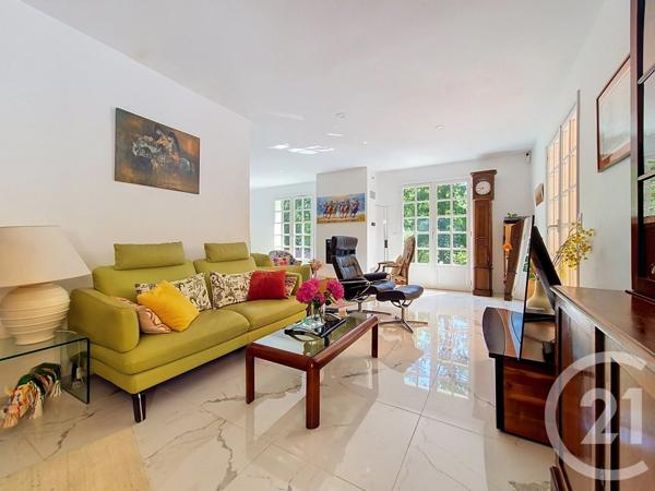 Maison à vendre  7 pièces - 156 m 2   ARGENTAN  - 61