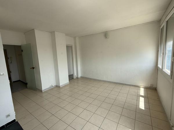 APPARTEMENT DE TYPE 3 - VUE ETANG