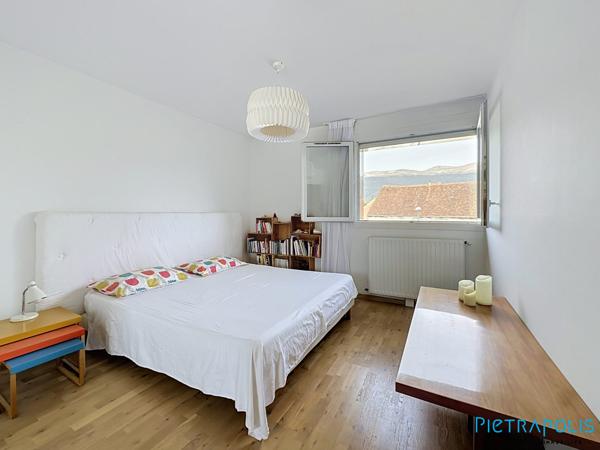 Appartement traversant , T5 de 114m2