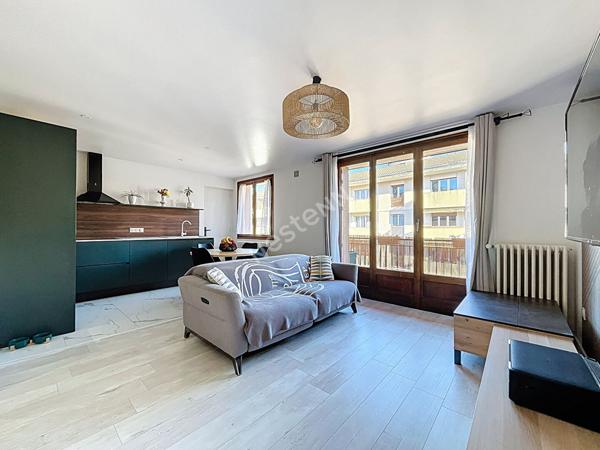 ANNECY _ Appartement 3 pièces de 68,36 m², avec balcon et cave, à vendre