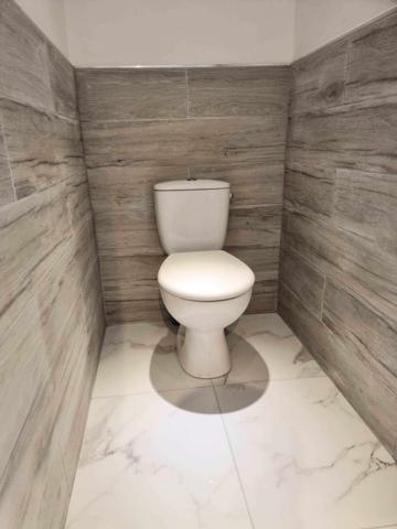 Pavillon indépendant avec garage et terrain